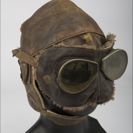 Uniforms 008 RFC Flying Helmet And Goggles