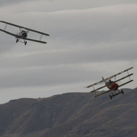 Wanaka 2006 Camel Chases Dr 1